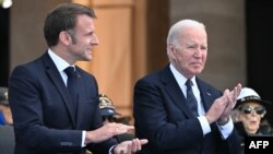 Tổng thống Pháp Emmanuel Macron và Tổng thống Mỹ Joe Biden.